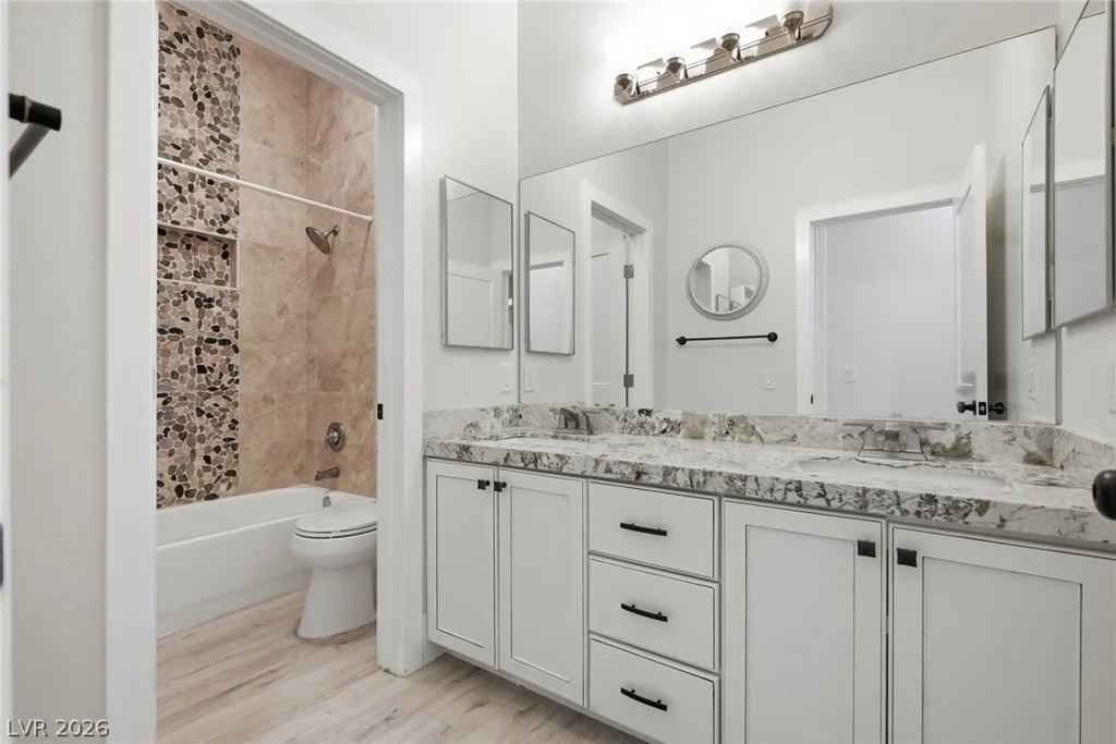 10820 Woodstream, Las Vegas, NV 89135