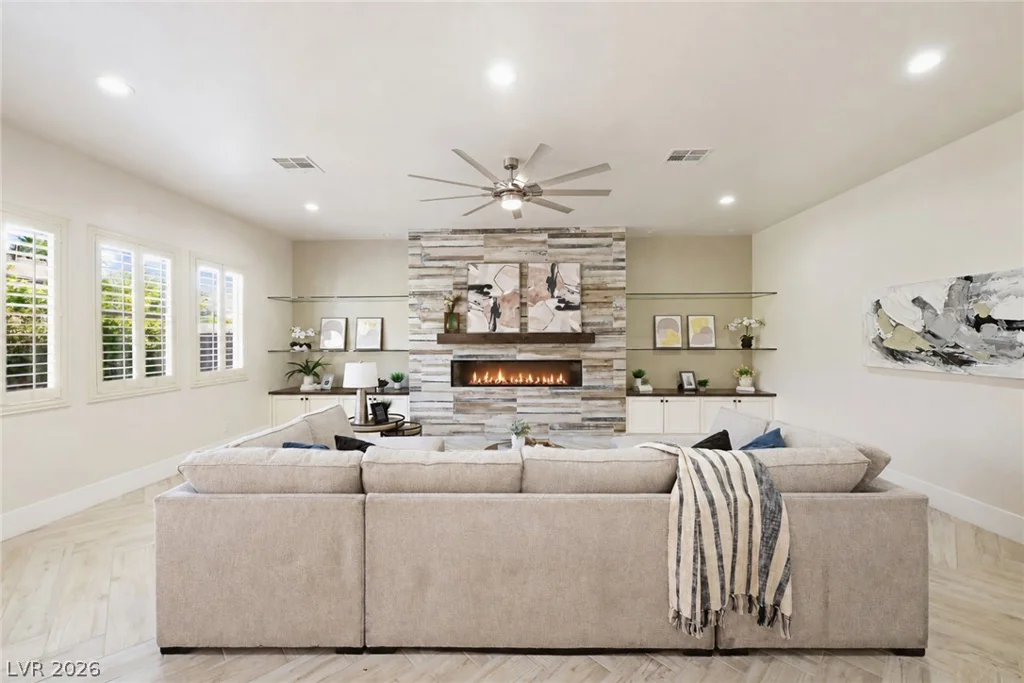 10820 Woodstream, Las Vegas, NV 89135
