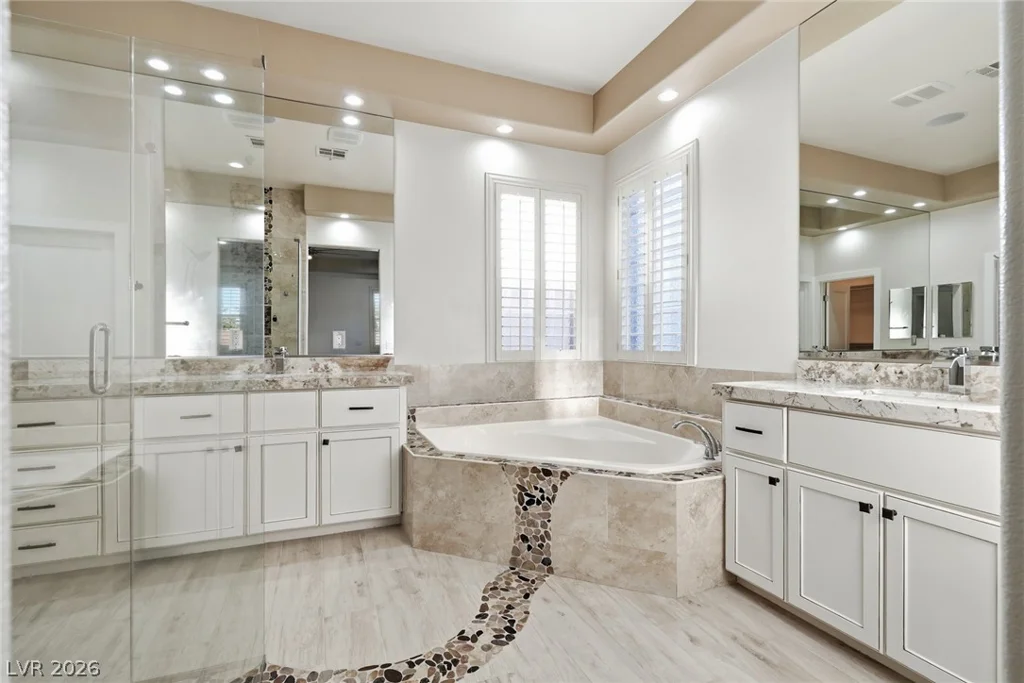 10820 Woodstream, Las Vegas, NV 89135