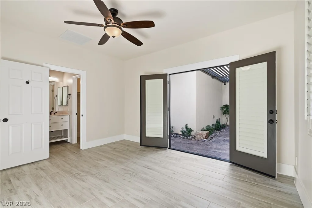 10820 Woodstream, Las Vegas, NV 89135