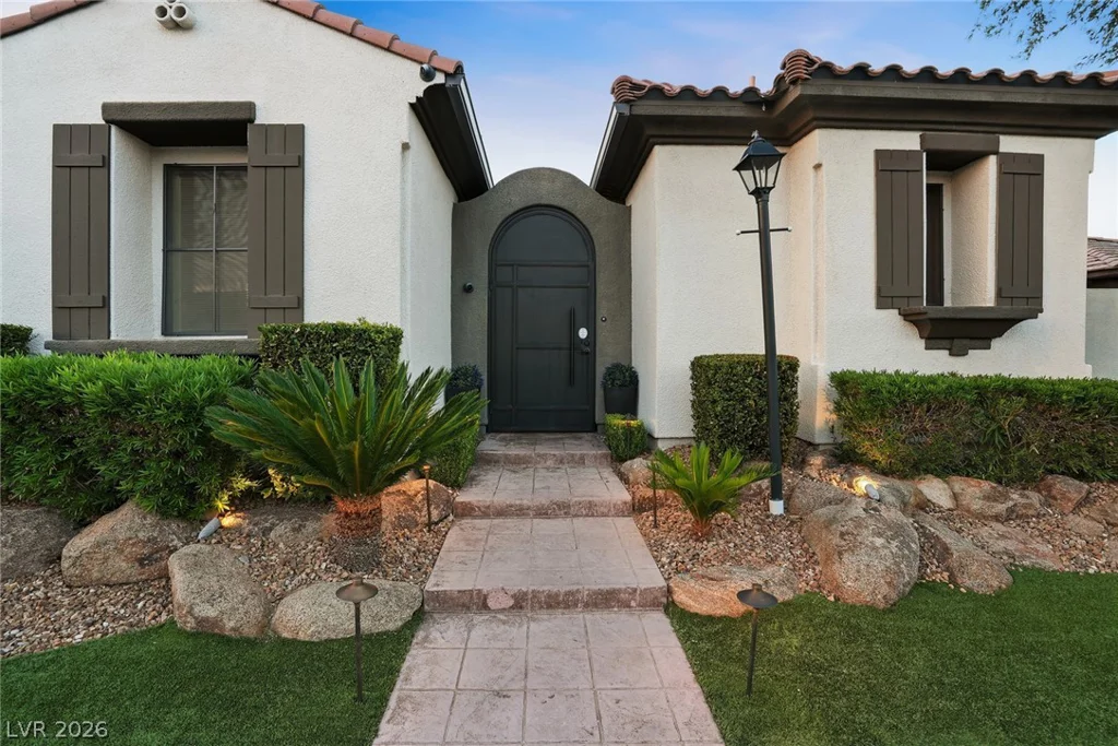 10820 Woodstream, Las Vegas, NV 89135