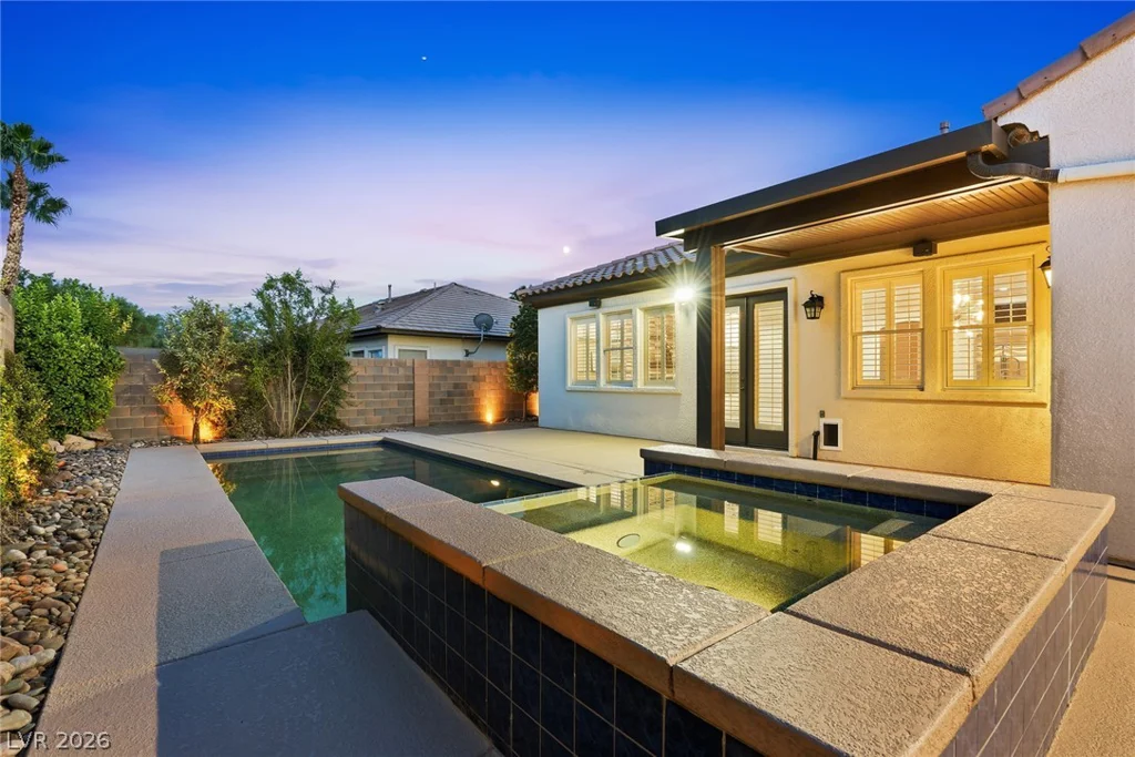10820 Woodstream, Las Vegas, NV 89135