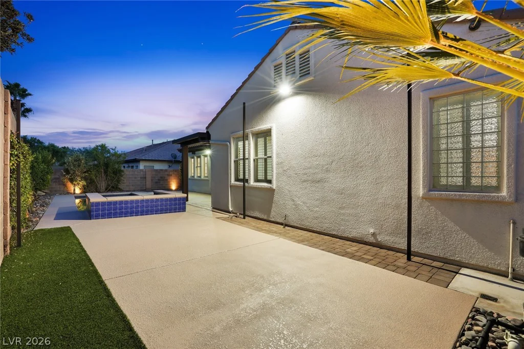 10820 Woodstream, Las Vegas, NV 89135