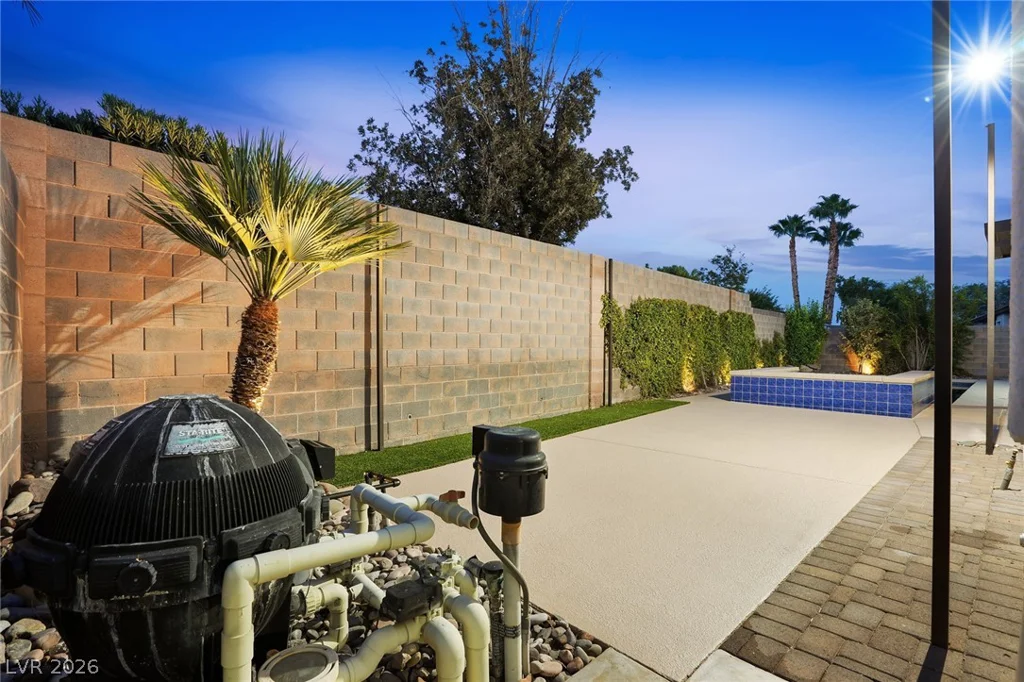 10820 Woodstream, Las Vegas, NV 89135