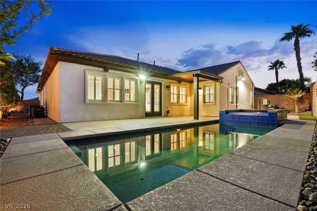 10820 Woodstream, Las Vegas, NV 89135