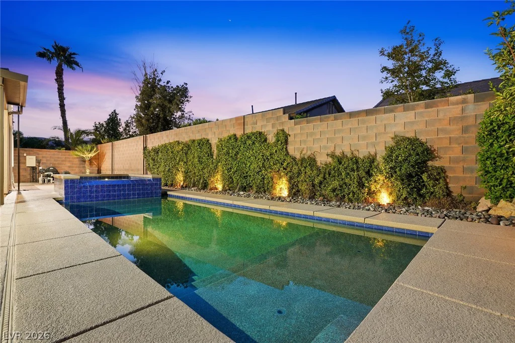 10820 Woodstream, Las Vegas, NV 89135