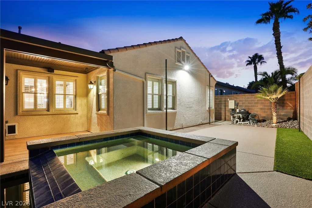 10820 Woodstream, Las Vegas, NV 89135