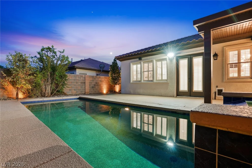 10820 Woodstream, Las Vegas, NV 89135