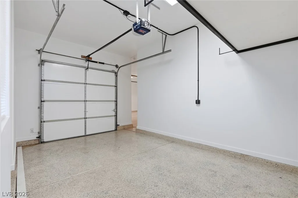 10820 Woodstream, Las Vegas, NV 89135