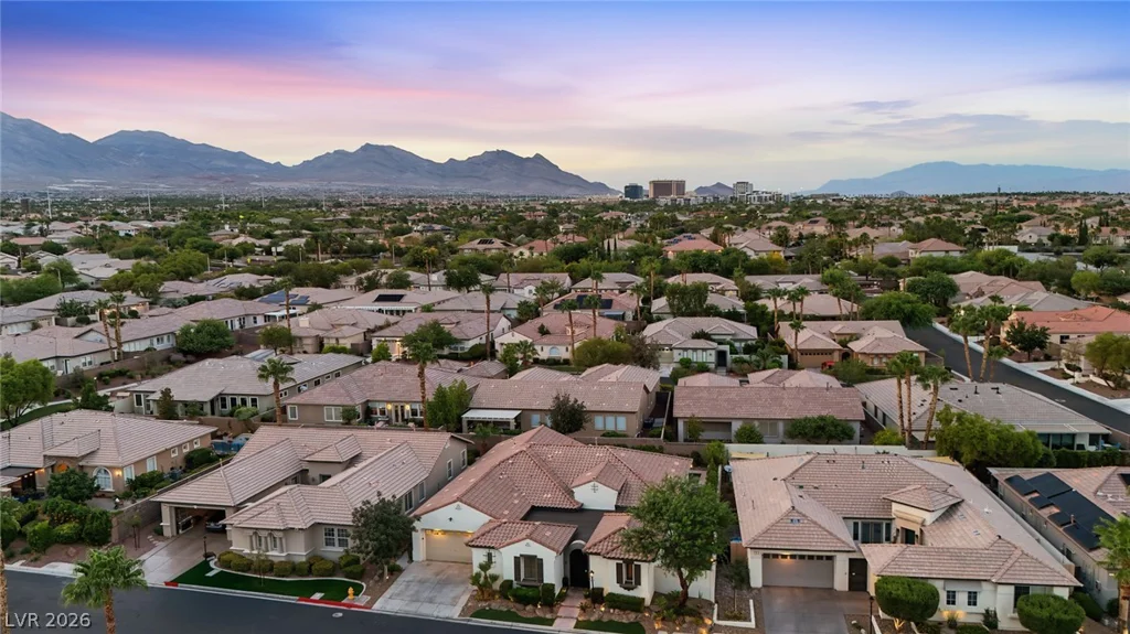 10820 Woodstream, Las Vegas, NV 89135