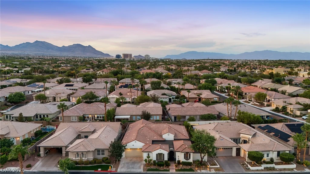 10820 Woodstream, Las Vegas, NV 89135