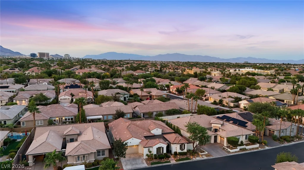 10820 Woodstream, Las Vegas, NV 89135