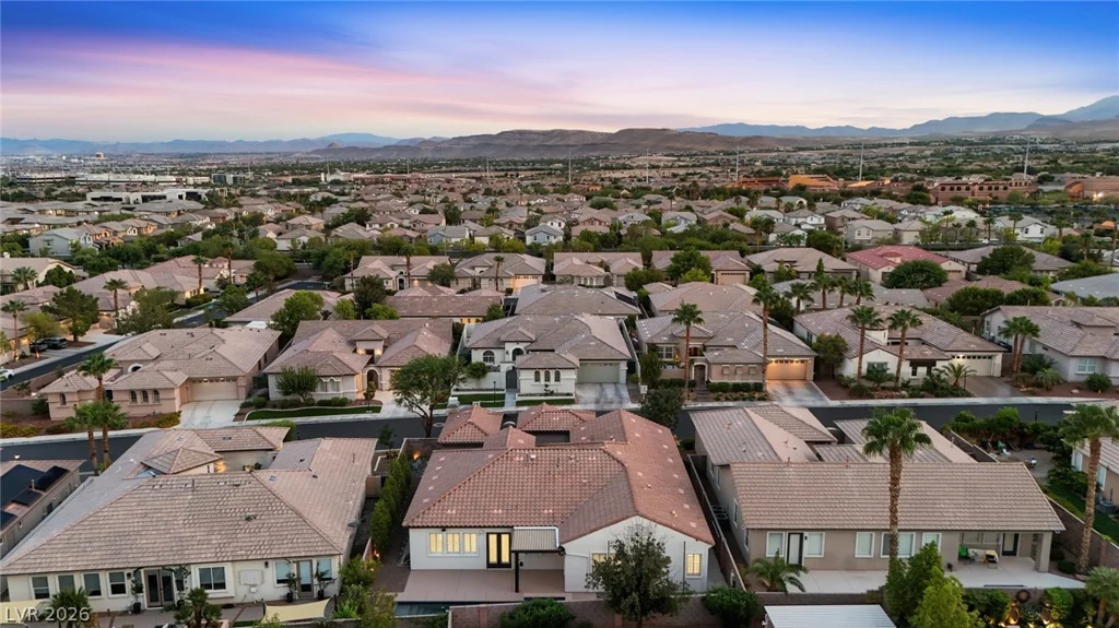 10820 Woodstream, Las Vegas, NV 89135