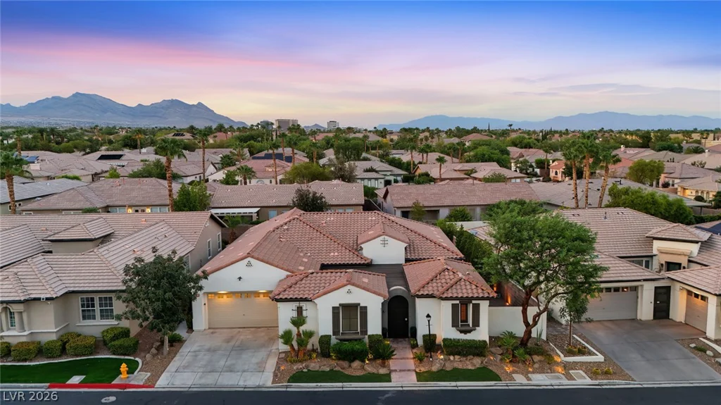 10820 Woodstream, Las Vegas, NV 89135