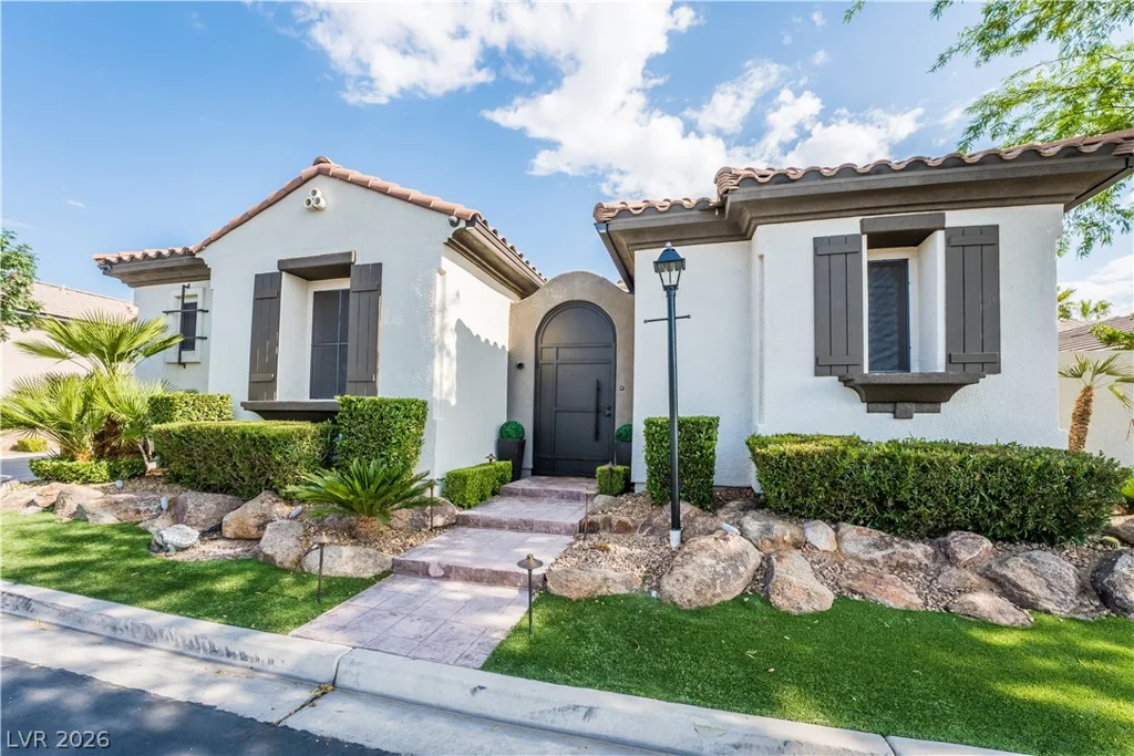 10820 Woodstream, Las Vegas, NV 89135
