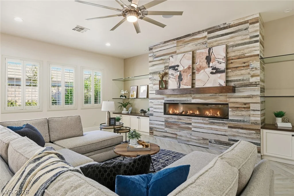 10820 Woodstream, Las Vegas, NV 89135