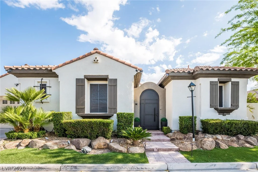 10820 Woodstream, Las Vegas, NV 89135