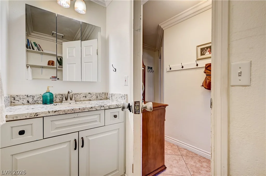 5889 Laredo, Las Vegas, NV 89146