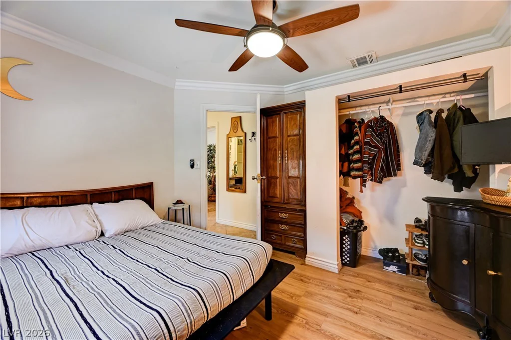 5889 Laredo, Las Vegas, NV 89146