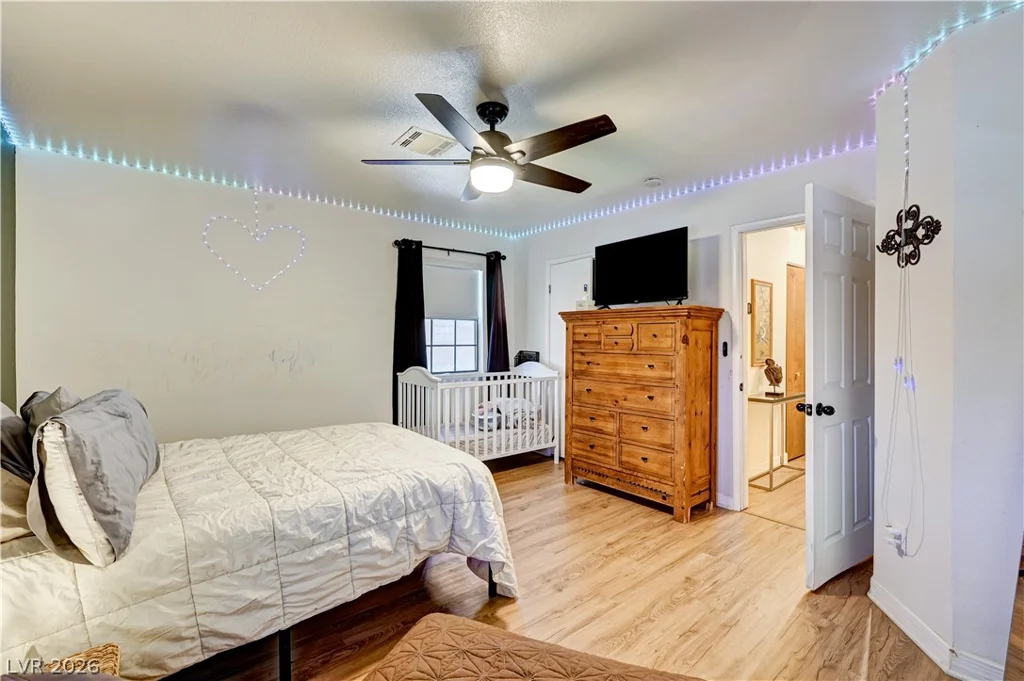 5889 Laredo, Las Vegas, NV 89146