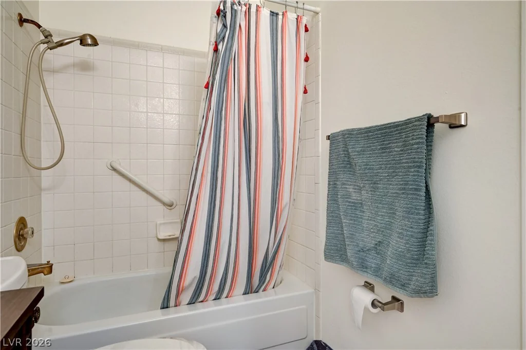 5889 Laredo, Las Vegas, NV 89146