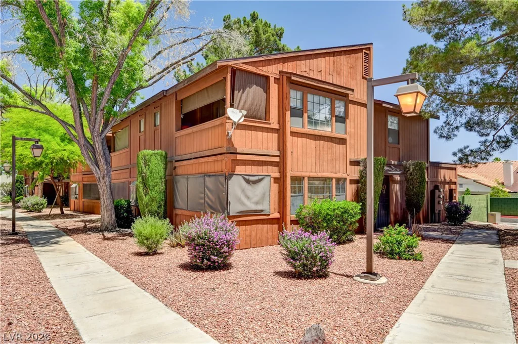5889 Laredo, Las Vegas, NV 89146