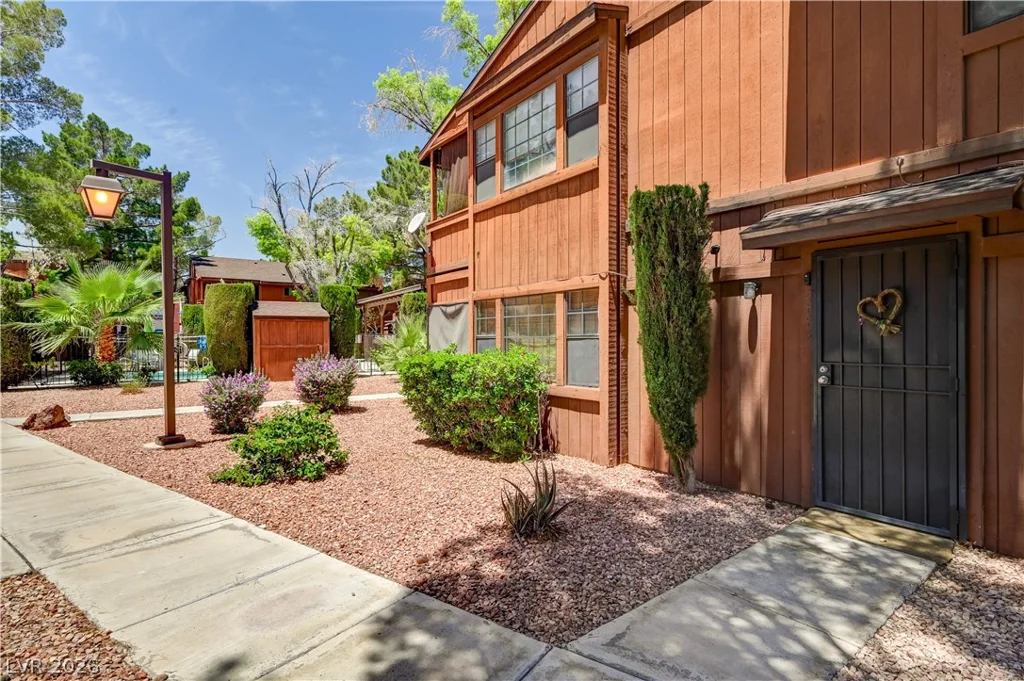 5889 Laredo, Las Vegas, NV 89146