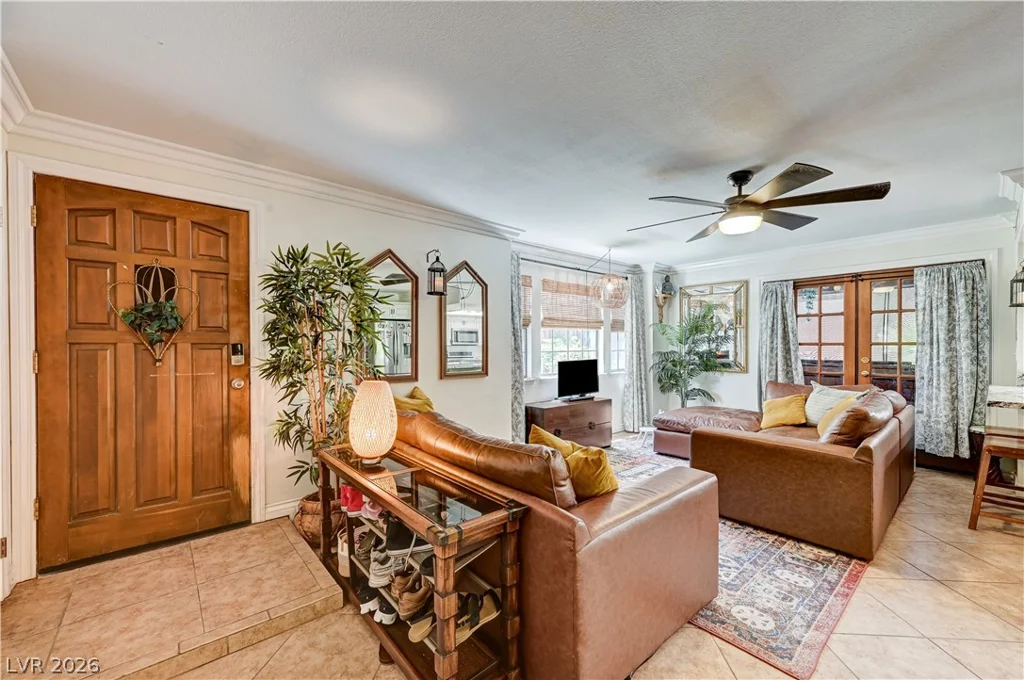 5889 Laredo, Las Vegas, NV 89146