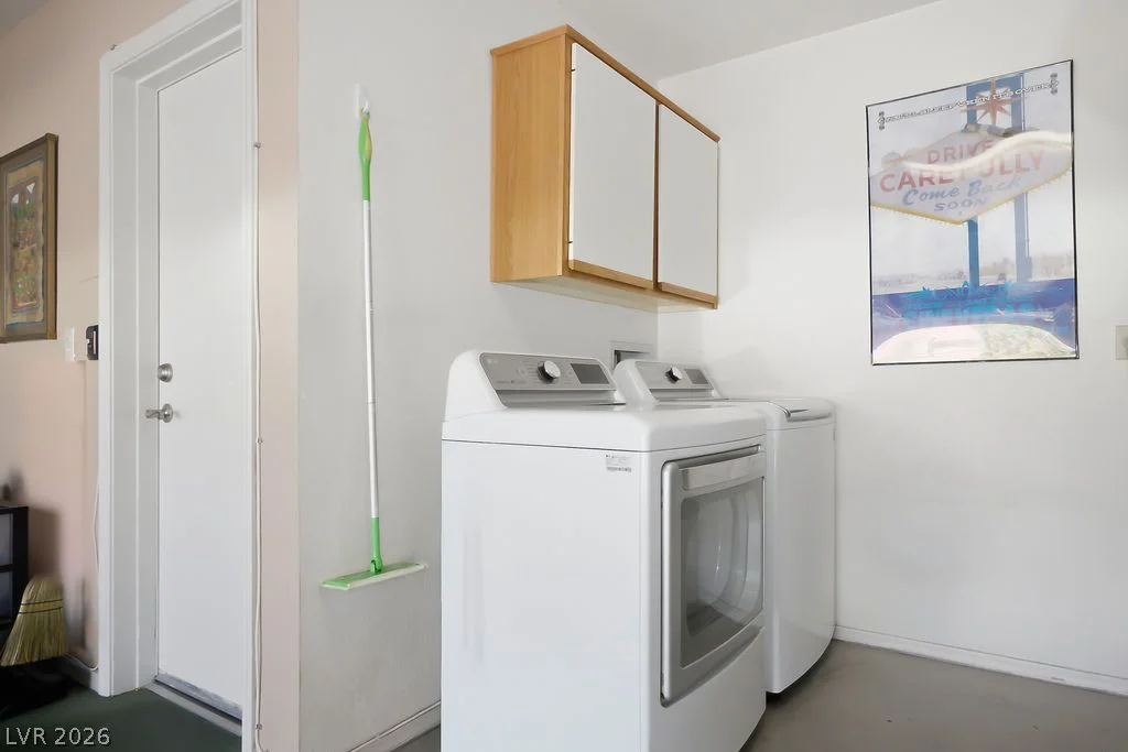 2521 Silverton, Las Vegas, NV 89134