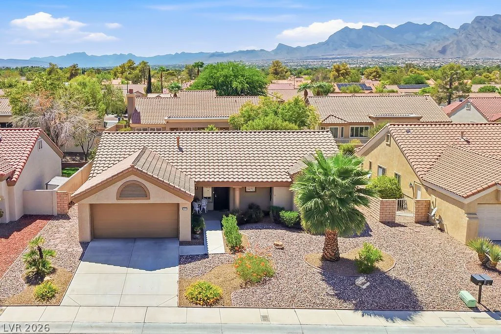 2521 Silverton, Las Vegas, NV 89134
