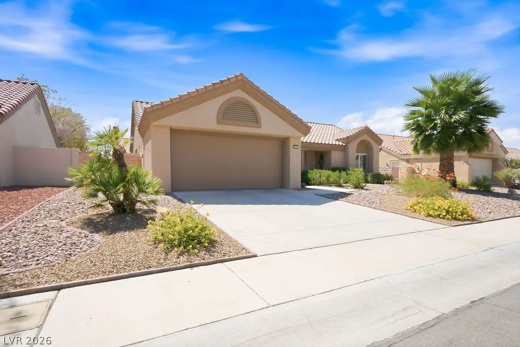 2521 Silverton, Las Vegas, NV 89134