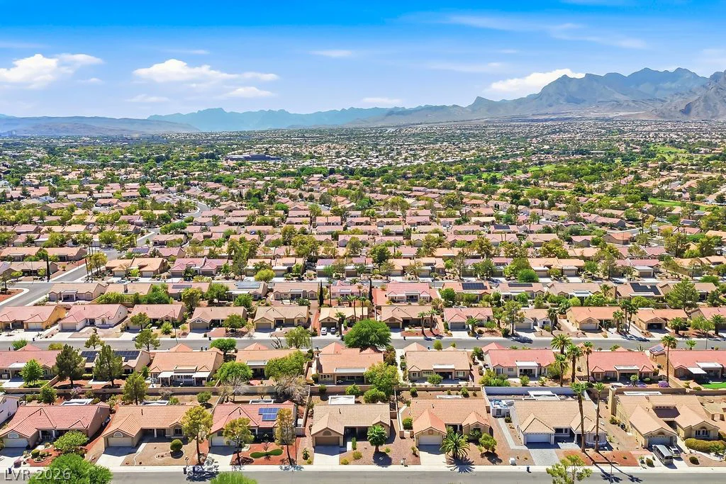 2521 Silverton, Las Vegas, NV 89134