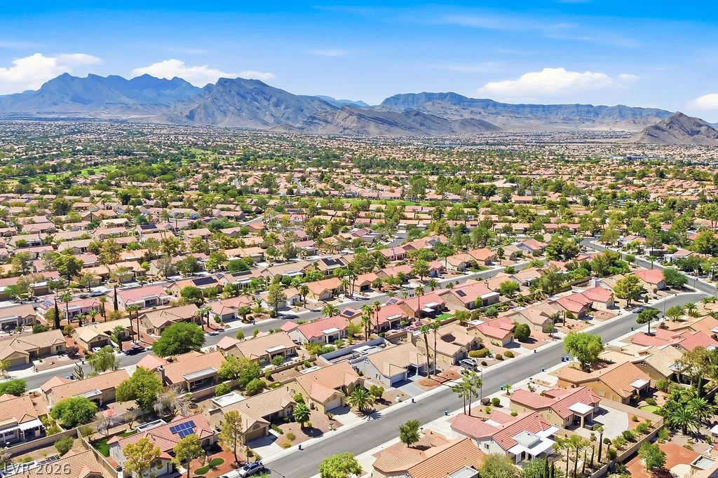 2521 Silverton, Las Vegas, NV 89134