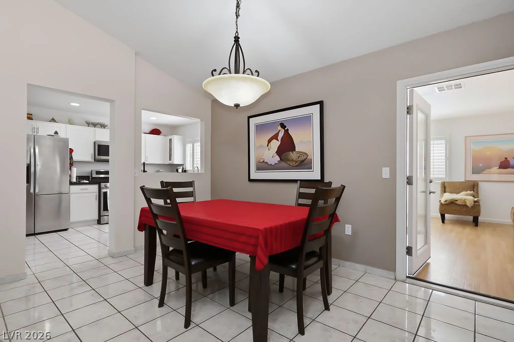 2521 Silverton, Las Vegas, NV 89134