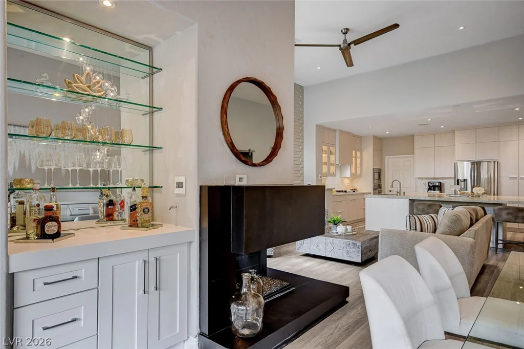 1913 Summer Pine, Las Vegas, NV 89134