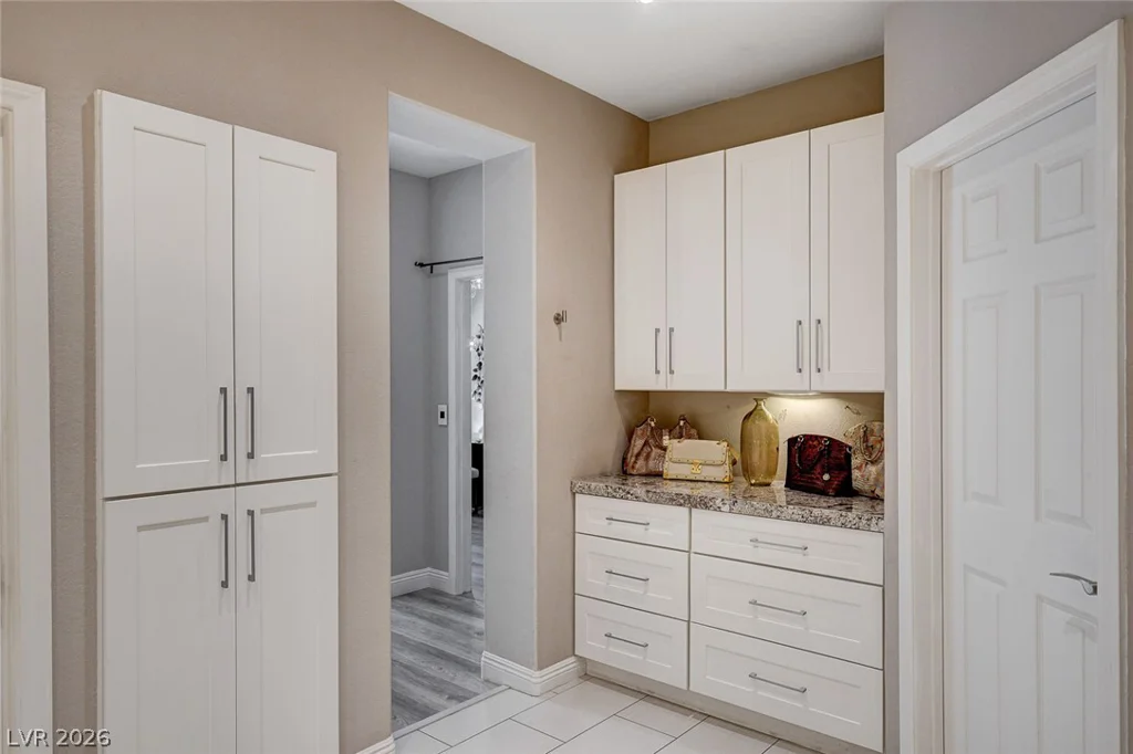 1913 Summer Pine, Las Vegas, NV 89134