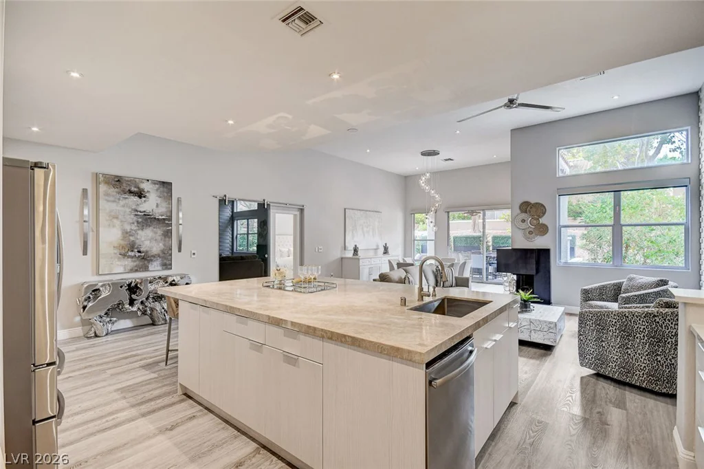 1913 Summer Pine, Las Vegas, NV 89134