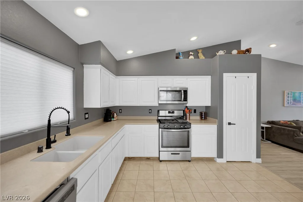 9305 Cranesbill, Las Vegas, NV 89149
