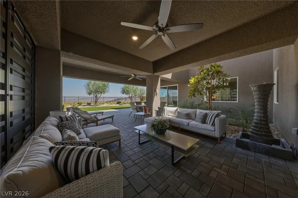 302 Shaded Canyon, Henderson, NV 89012