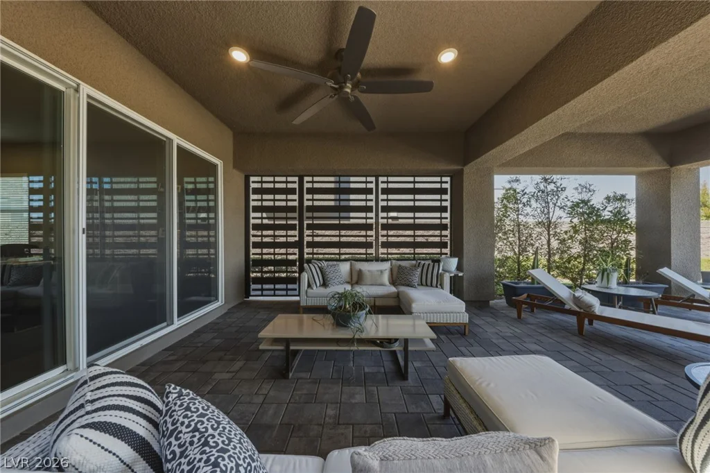302 Shaded Canyon, Henderson, NV 89012