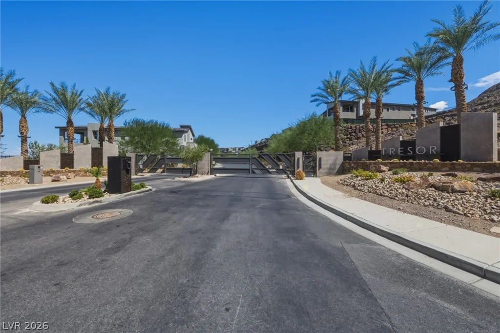 302 Shaded Canyon, Henderson, NV 89012