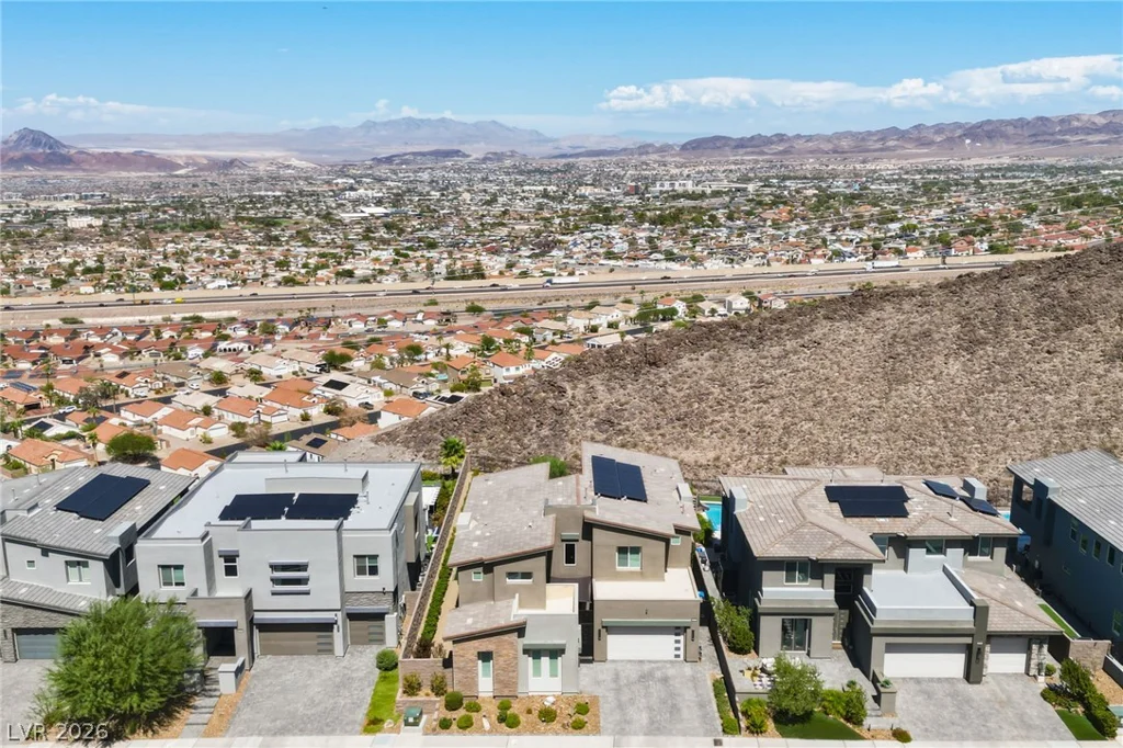 302 Shaded Canyon, Henderson, NV 89012