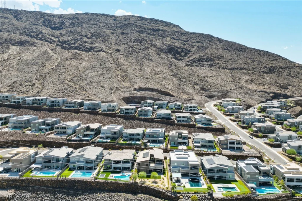 302 Shaded Canyon, Henderson, NV 89012