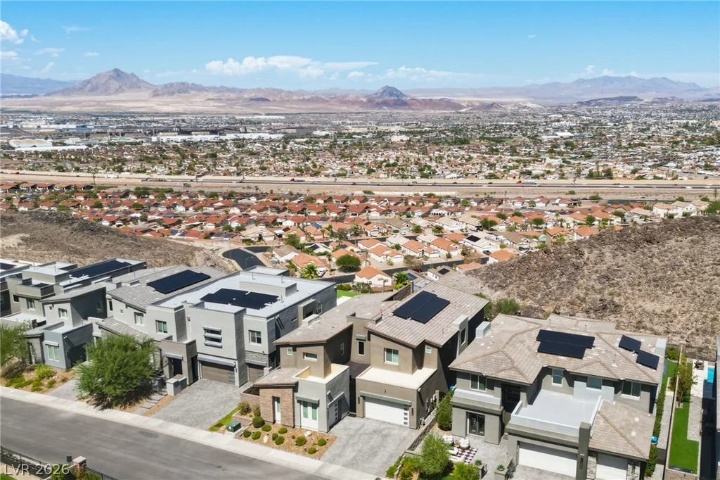 302 Shaded Canyon, Henderson, NV 89012