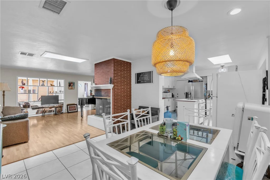 1567 Shadow Mountain, Las Vegas, NV 89108