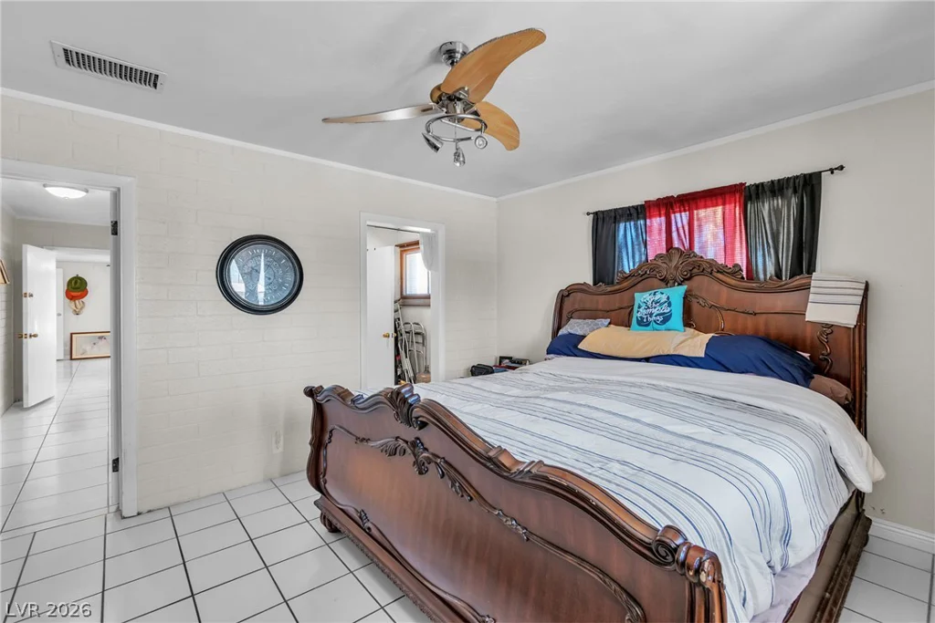 1567 Shadow Mountain, Las Vegas, NV 89108