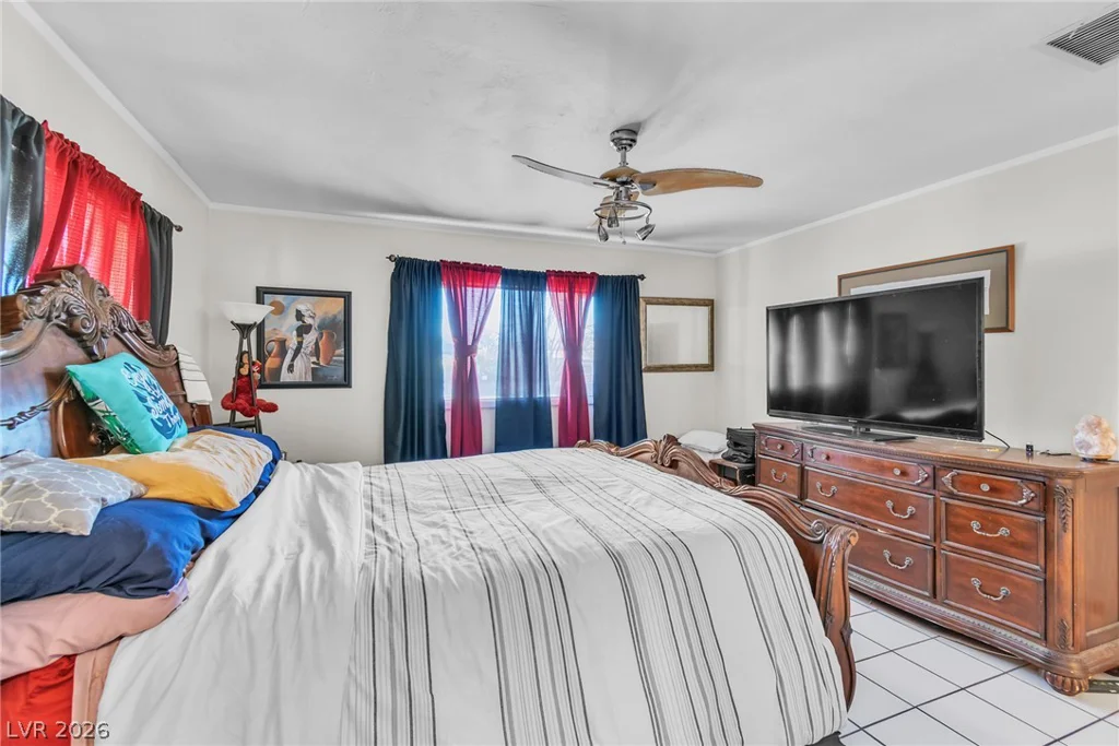 1567 Shadow Mountain, Las Vegas, NV 89108