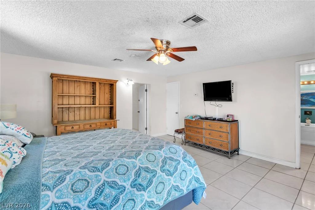 1567 Shadow Mountain, Las Vegas, NV 89108