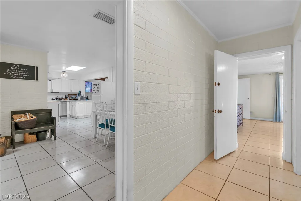 1567 Shadow Mountain, Las Vegas, NV 89108