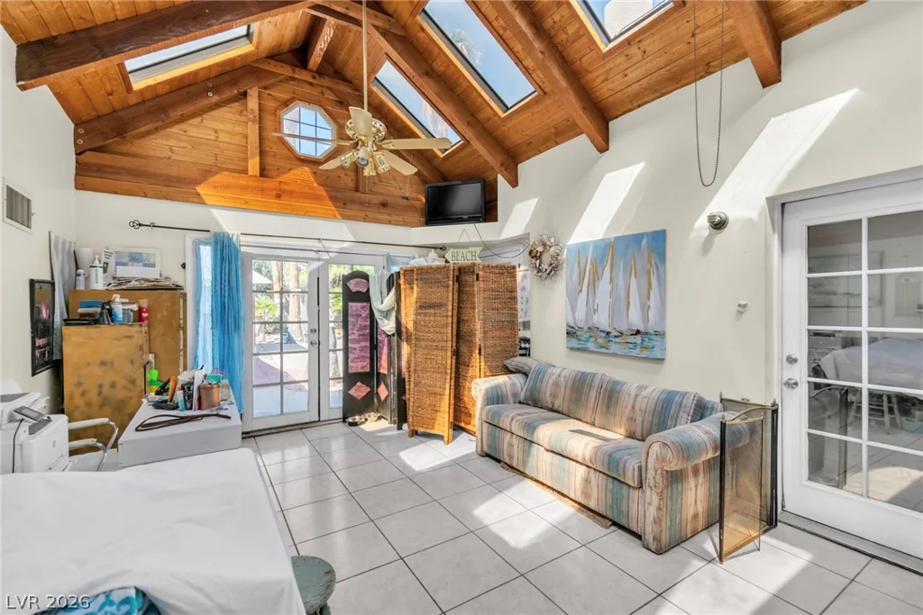 1567 Shadow Mountain, Las Vegas, NV 89108